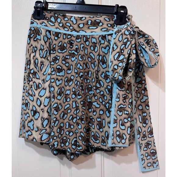 Roberto Cavalli 100% Silk Blue Animal Print Wrap Bow Shorts Size 38 - Picture 1 of 10